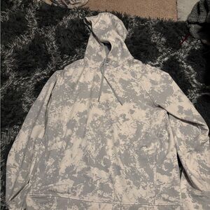 Men’s Lululemon Athletica Gray and White Camouflage Pullover Hoodie
